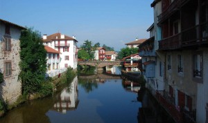 Km 0. Saint Jean Au Pied Du Port. 01 | 산티아고 순례길을 위한 자전거 대여 | 투른라이드