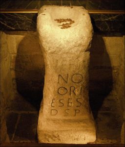 El &Quot;Pedrón&Quot;, En La Iglesia De Santiago De Padrón (Fotografía Cedida Por Turismo De Santiago) El &Quot;Pedrón&Quot;, En La Iglesia De Santiago De Padrón (Fotografía Cedida Por Turismo De Santiago)