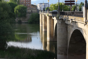 Puente De Piedra En Logroño