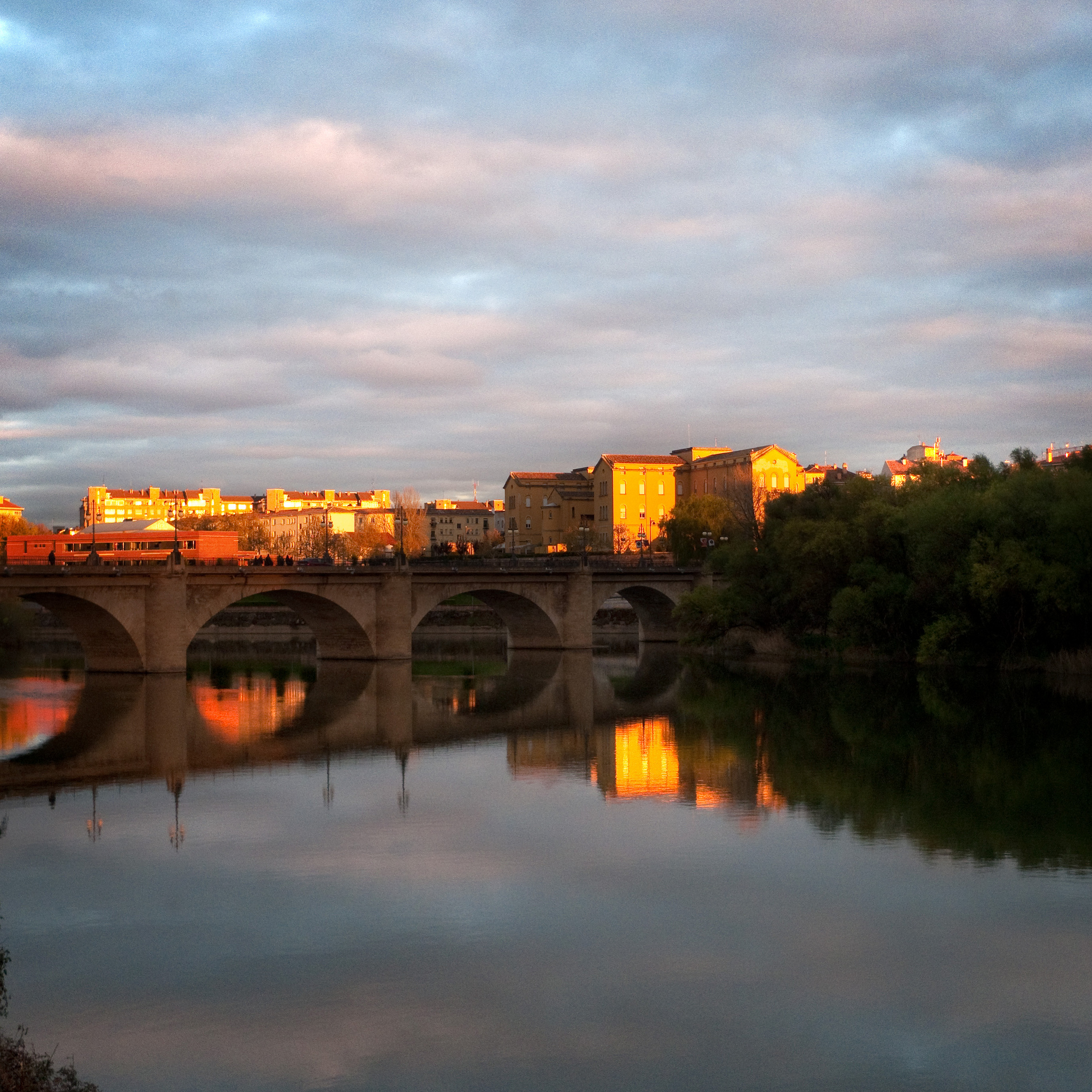 Puente Piedra Logroño Roberto | Alquiler De Bicicletas Para El Camino De Santiago | Tournride