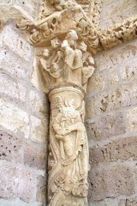Capitel &Quot;Del Bien&Quot; En La Portada De La Iglesia De Santiago