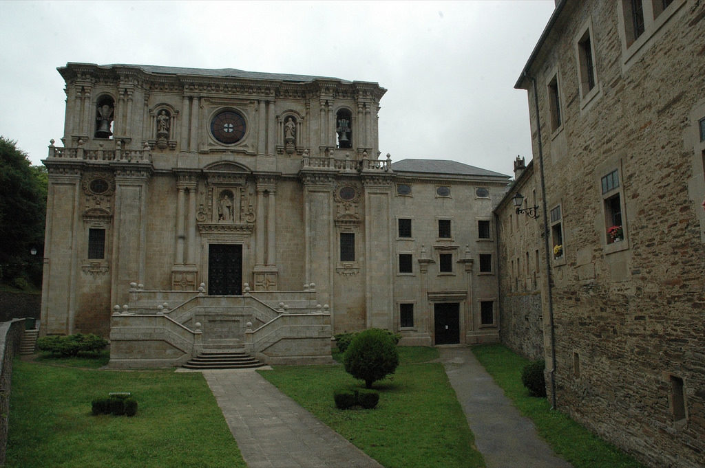 Etapa 12: De O Cebreiro A Sarria 18 Portada San Xulian Samos | Alquiler Bicicletas &Amp; E-Bikes - Camino De Santiago (España/Portugal)